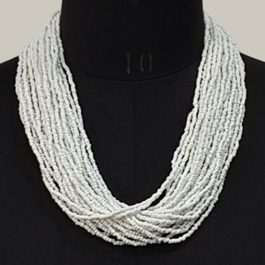 WHITE MULTY LAYERED SEED BEAD NECKLACE