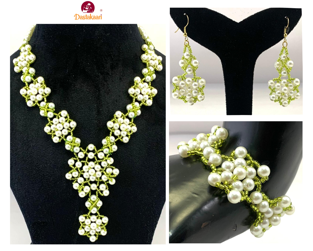 NK14593B WHITE GREEN COLOR PLASTIC PEARL & SEED BEAD NECKLACE SET