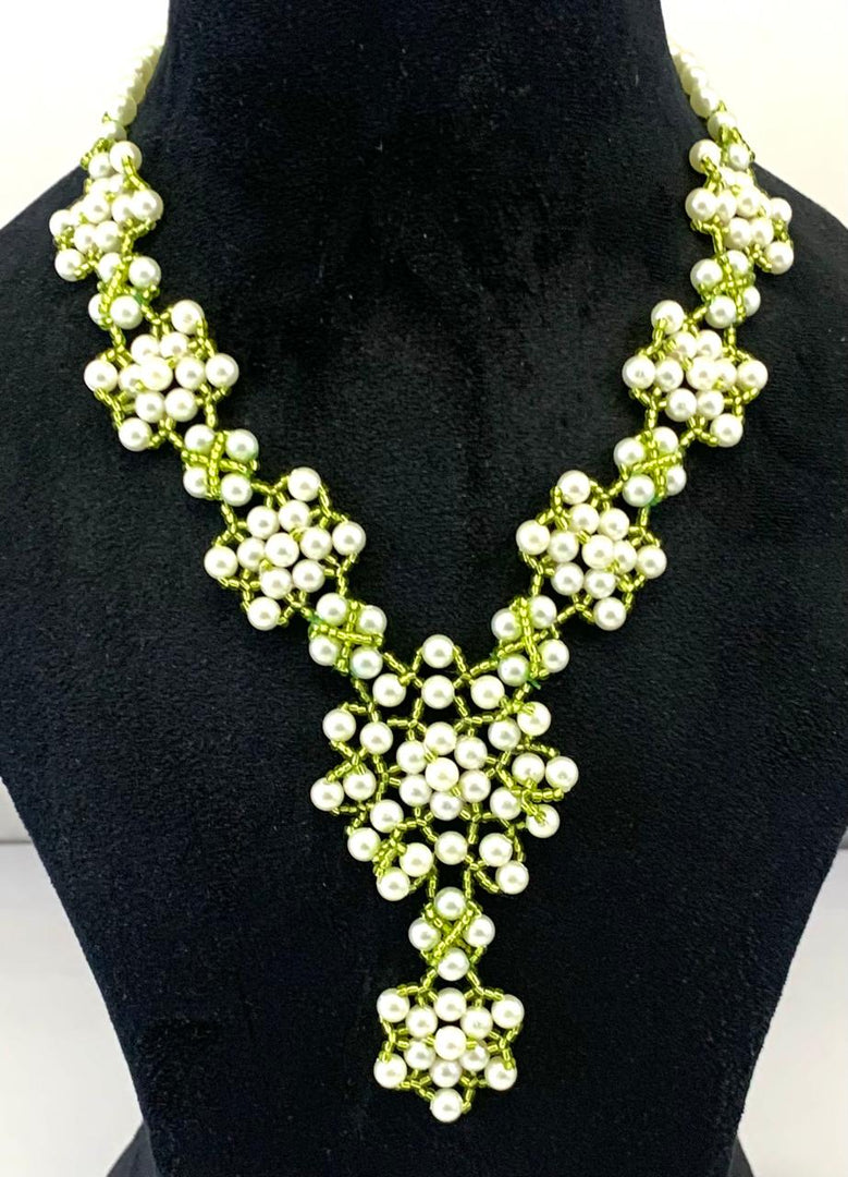 NK14593B WHITE GREEN COLOR PLASTIC PEARL & SEED BEAD NECKLACE SET