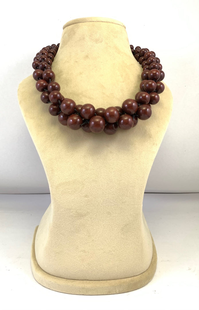 NK10021E CHERRY RESIN BEAD BRAIDED NECKLACE