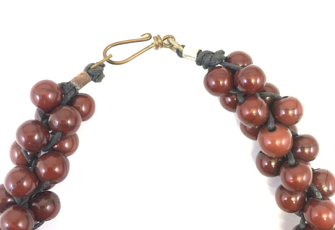 NK10021E CHERRY RESIN BEAD BRAIDED NECKLACE
