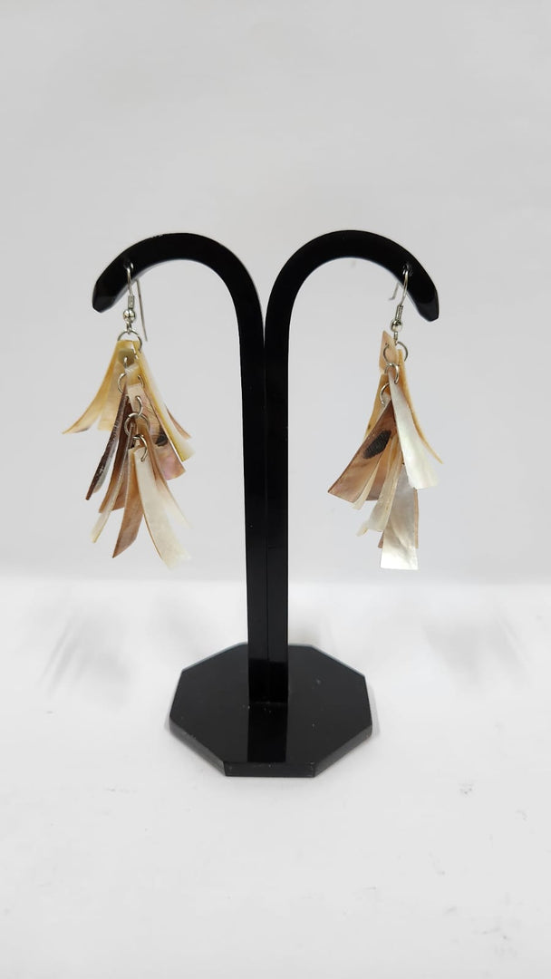 SHELL EARRINGS NATURAL COLOR