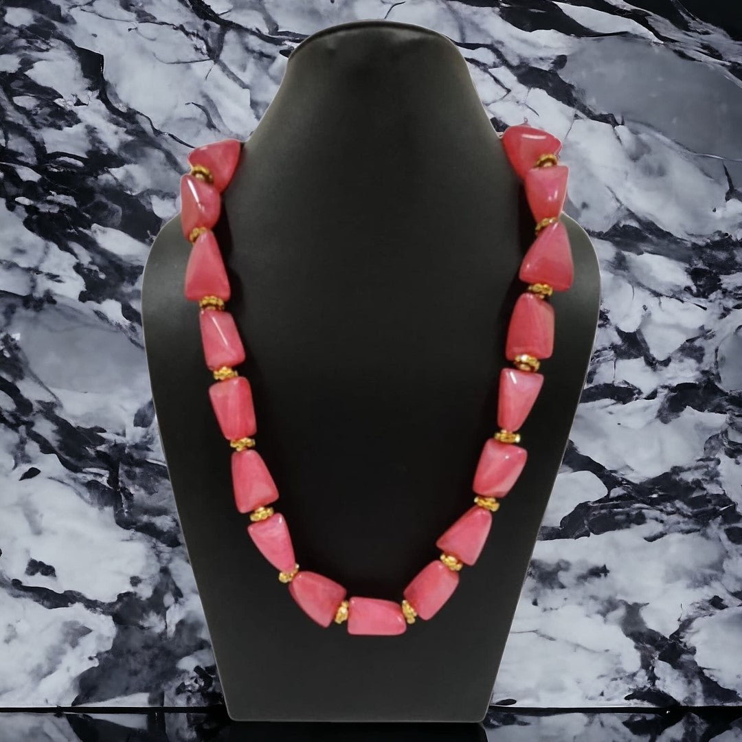 FUSCIA ACRYLIC BEAD NECKLACE