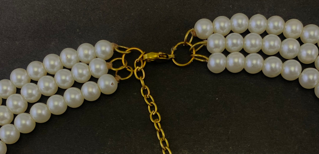 NK15705 - MULTY LAYERED GLASS PEARL BEAD NECKLACE