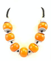 NK14943A RESIN/WOODEN BEAD WITH ALUMINIUM DISC & BRAIDED THREAD NECKLACE