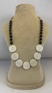 NK14861 BONE/GLASS BEAD WITH GOLD METAL CHAIN NECKLACE
