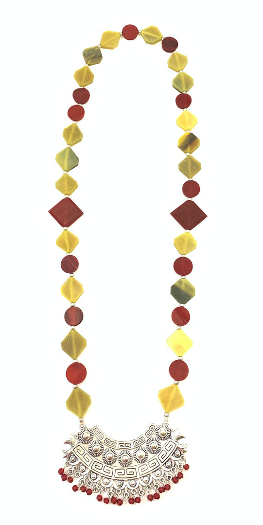 NK8572 - HORN/GLASS BEAD WITH SILVER METAL PENDANT NECKLACE