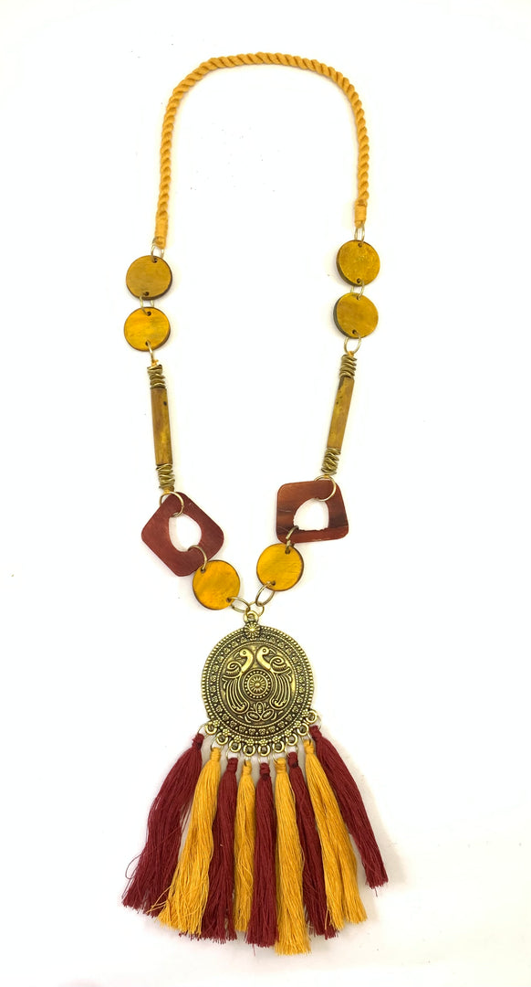 NK8534 - HORN BEAD/RING WITH GOLD METAL PENDANT & THREAD TASSEL NECKLACE