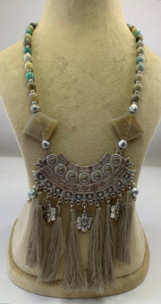 NK8563 - STONE/HORN BEAD WITH METAL ALUMINIUM NUGGET PENDANT NECKLACE