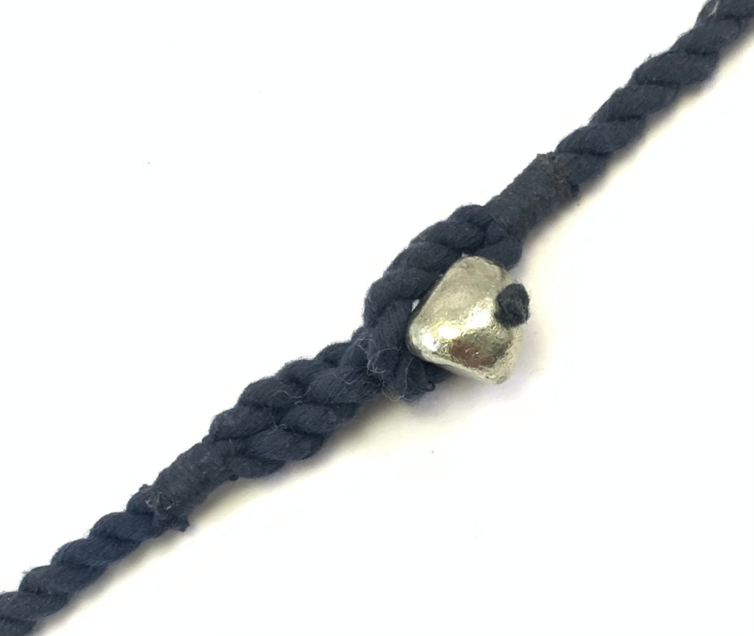 NK8562 - HORN BEAD/RING WITH SILVER METAL PENDANT & THREAD BRAIDED NECKLACE