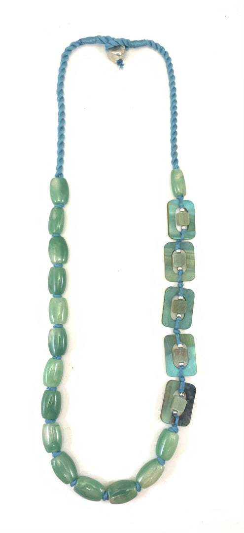 NK15153- RESIN/HORN BEAD/RING WITH BRAIDED THREAD NECKLACE