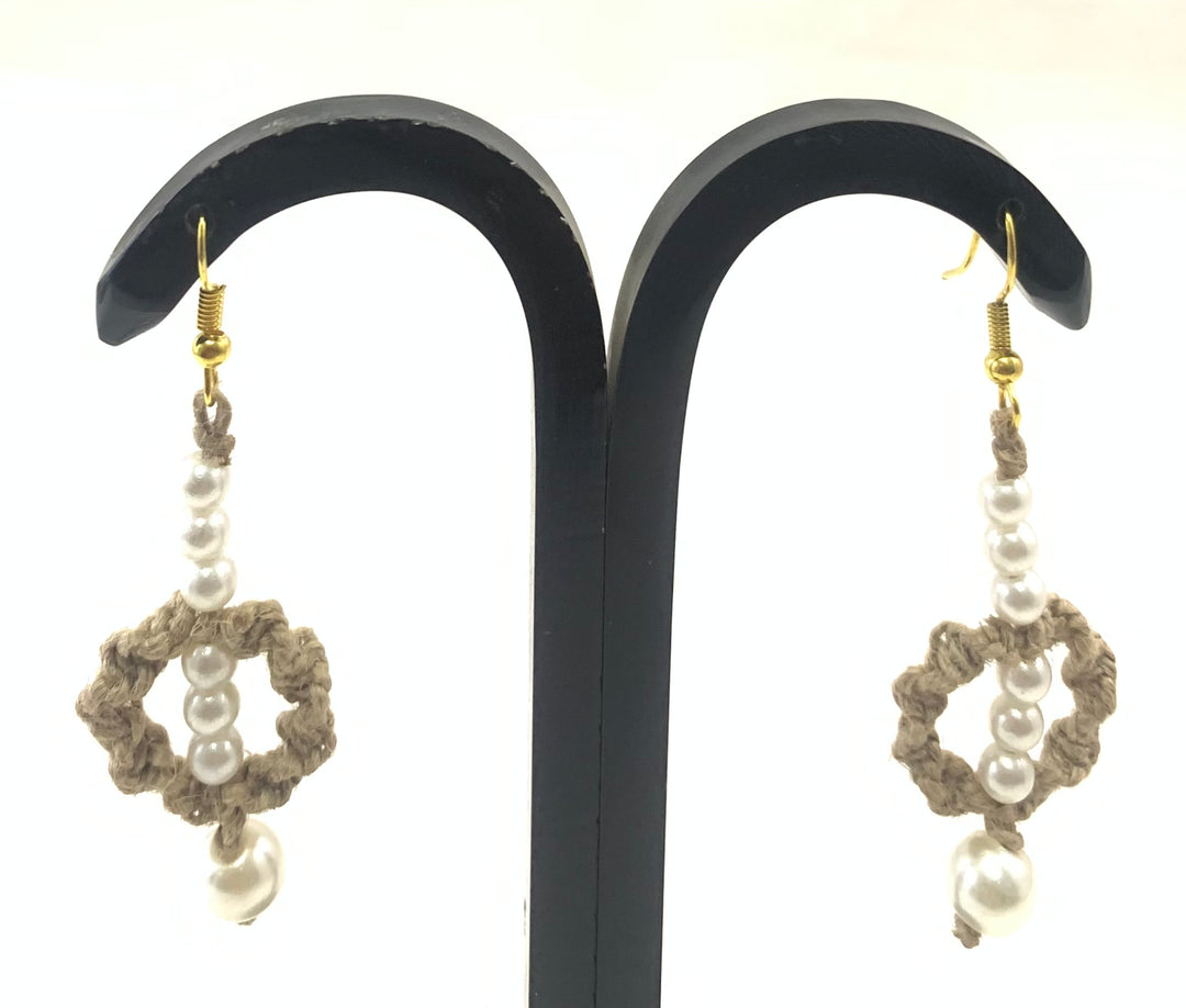 NK15001-MULTI LAYERED JUTE & PEARL/GOLD METAL ALUMINIUM BEAD NECKLACE