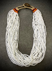 WHITE MULTY LAYERED SEED BEAD NECKLACE