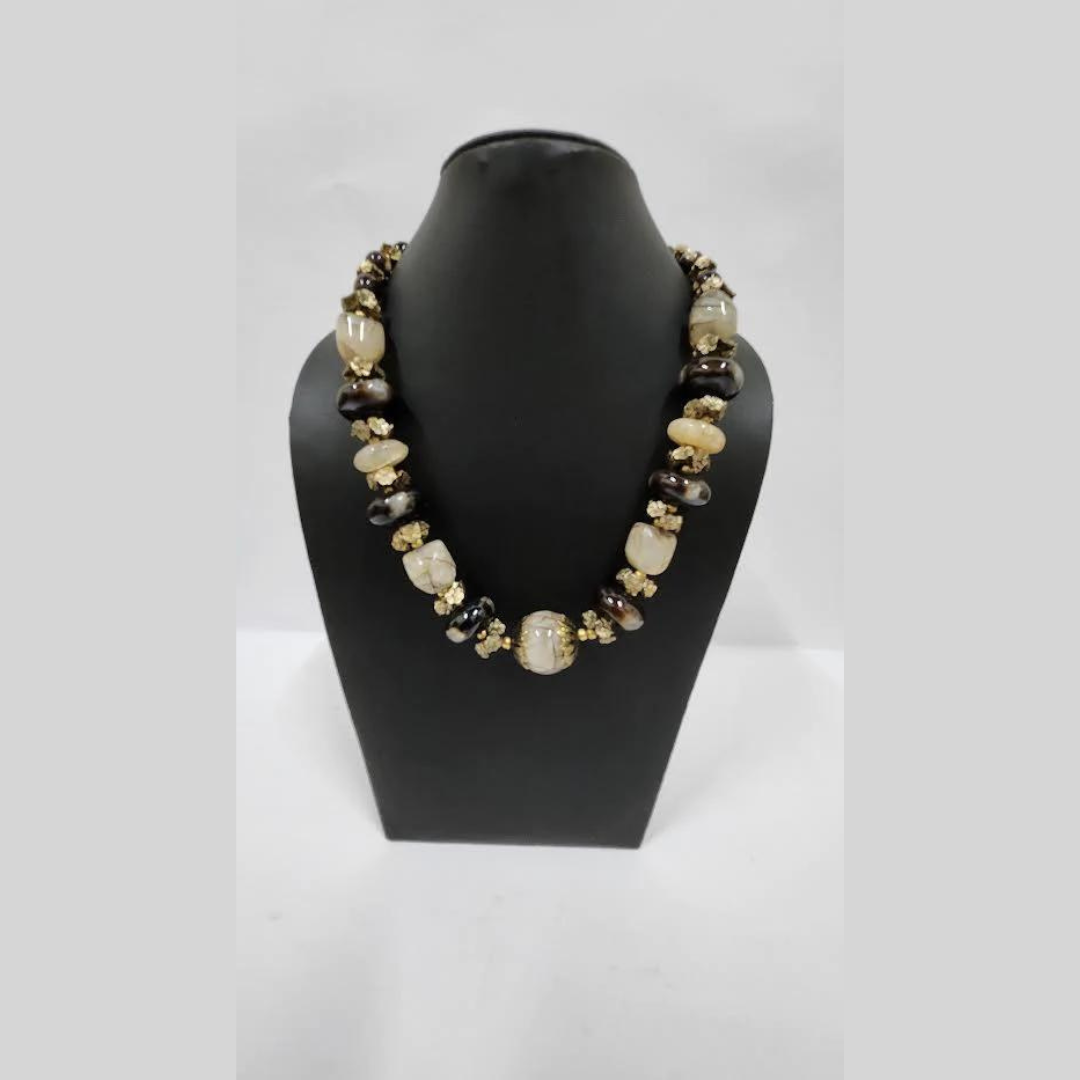 NK 11928 SIZE 21 INCHES  BROWN & BEIGE ACRYLIC BEAD NECKLACE