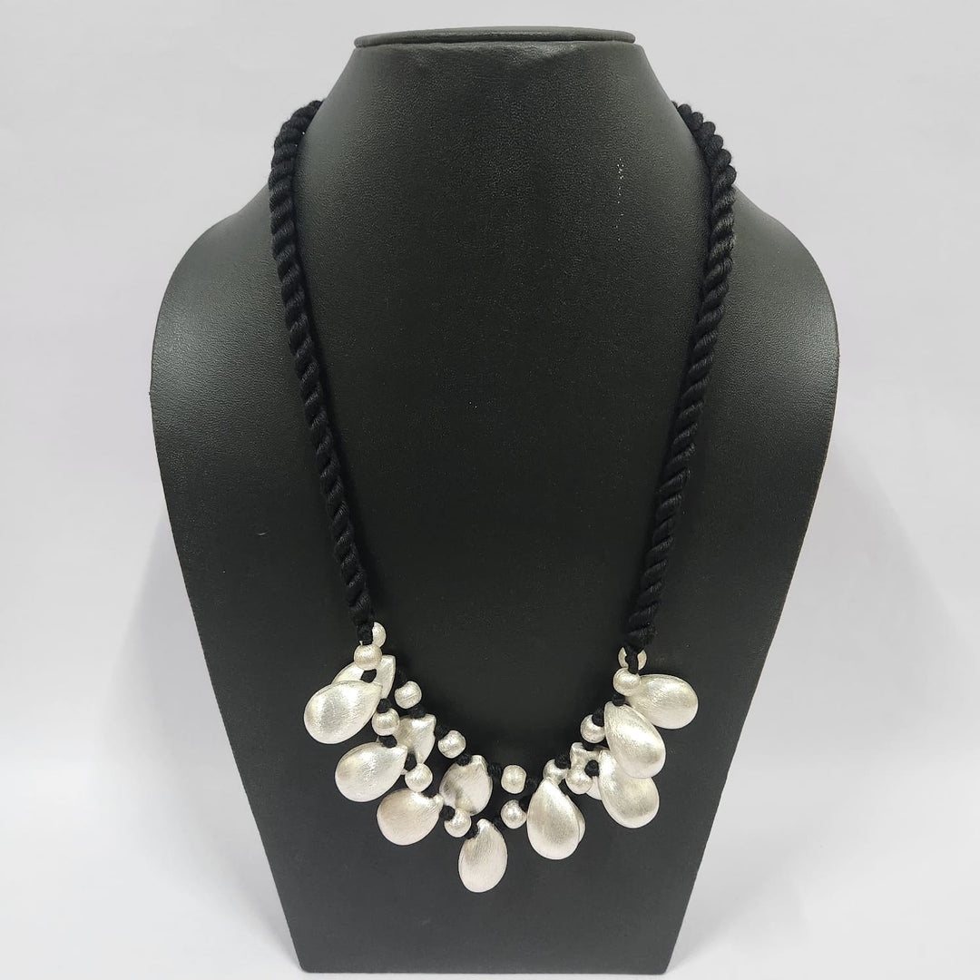 NK 7776A SIZE 20 Dori Necklace with German Silver Bead