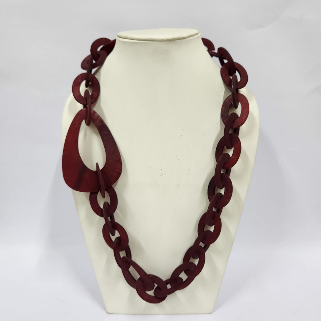 MAROON HORN NECKLACE