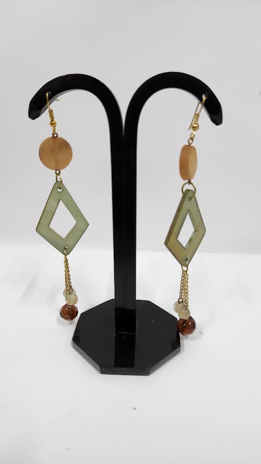 HORN BEAD GREEN & BEIGE COLOR EARRINGS