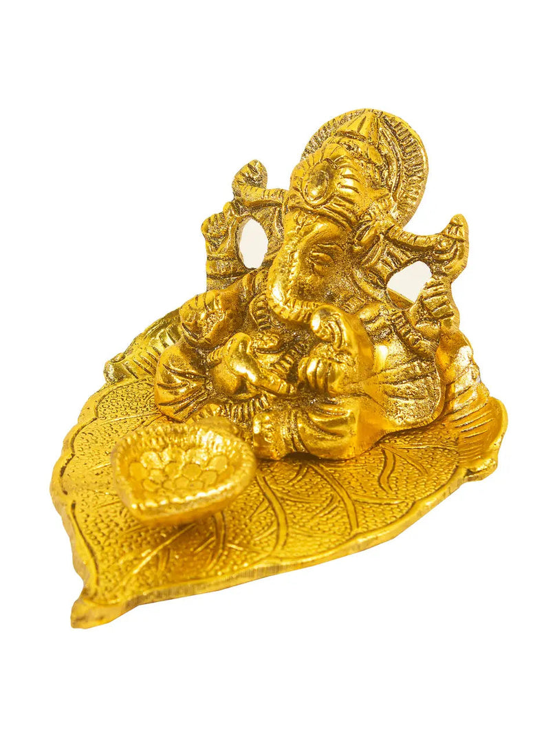 SH 811 White Metal With Lacquer Polish Patta Ganesh With Deepak dastakaaristore